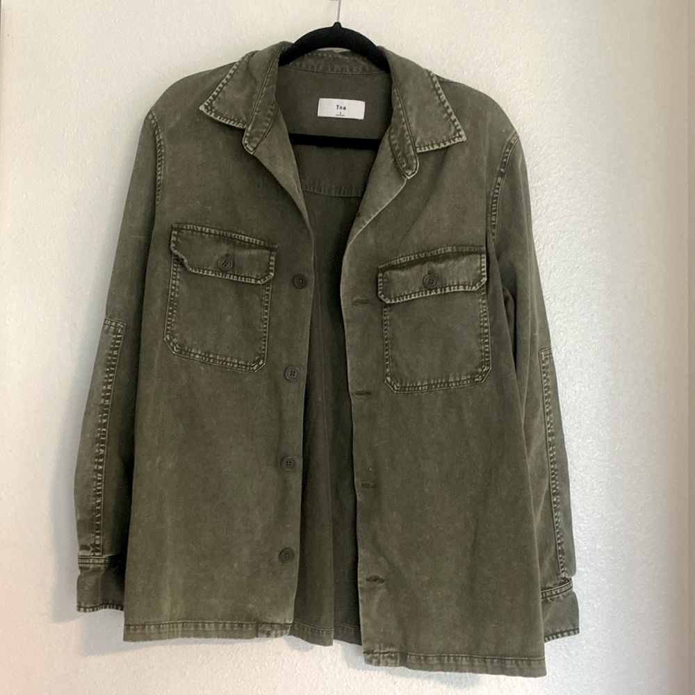 Aritzia TNA button down shirt